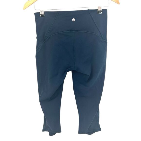 Lululemon Fresh In Mesh Leggings capri length in Midnight Navy size 8 - Picture 3 of 7